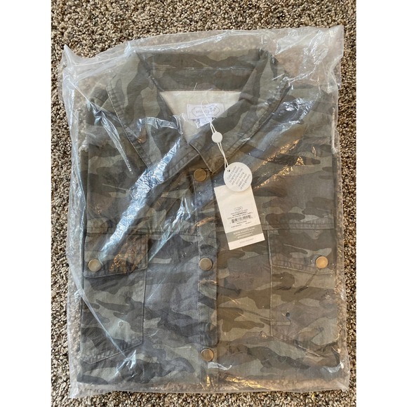 Mud Pie Sterling Camo Shacket - Large - Picture 3 of 6